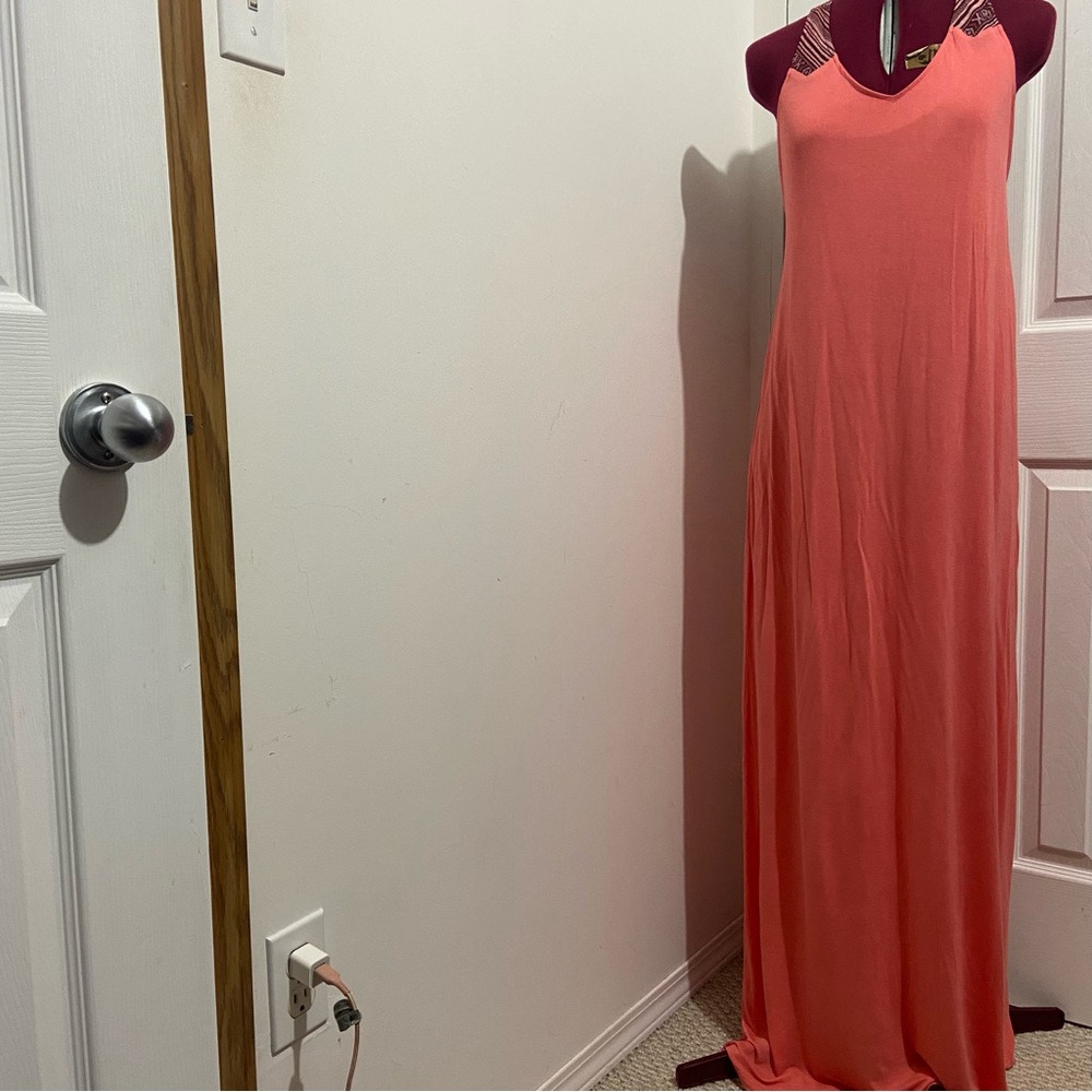 Self women tangerine, colour contrast back, stretch knit maxi dress. Size M. Use